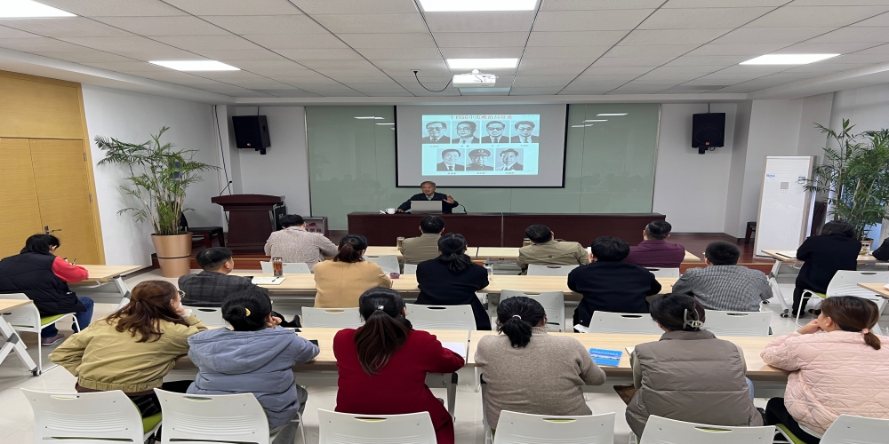 安徽省國防教育講師團薄俊元教授為綠葉集團員工作黨的二十大精神專題輔導報告